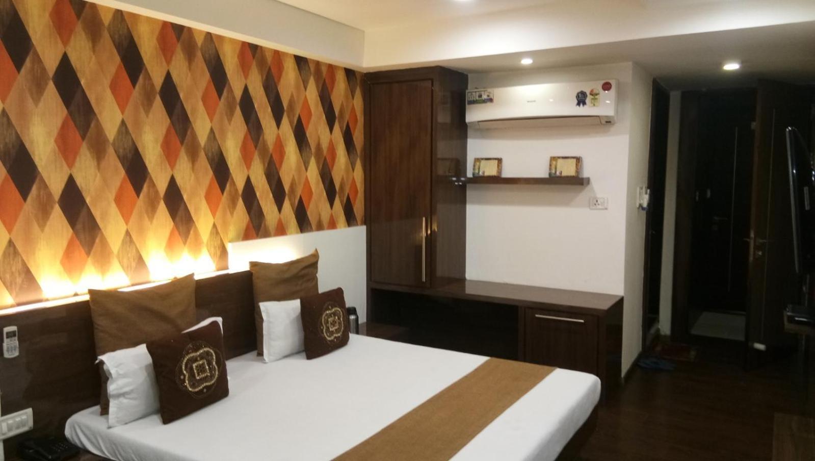 Hotel Banjara โบปาล ภายนอก รูปภาพ
